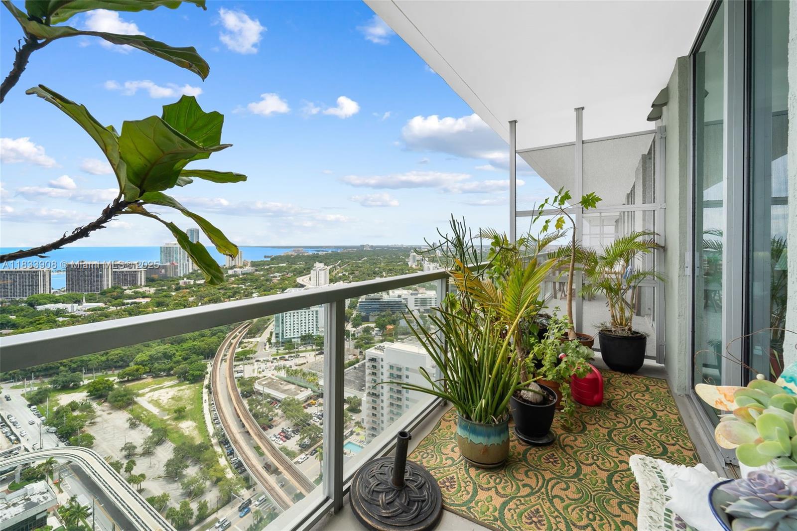 THE AXIS ON BRICKELL COND - Residential