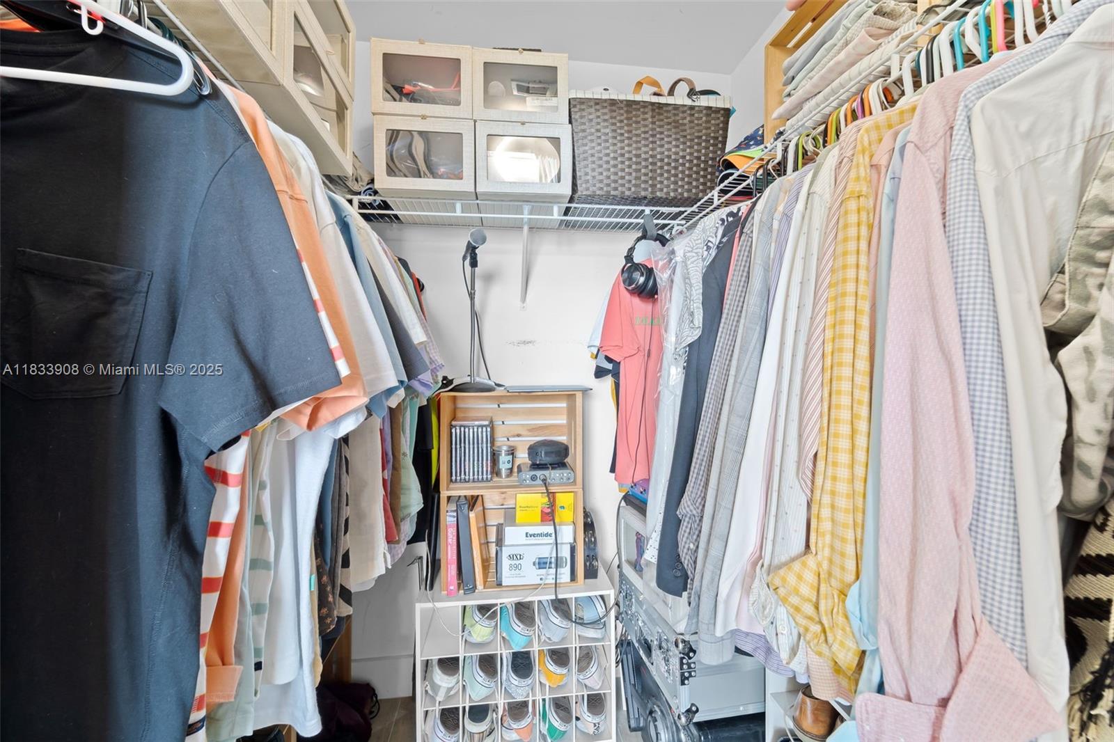 THE AXIS ON BRICKELL COND - Residential