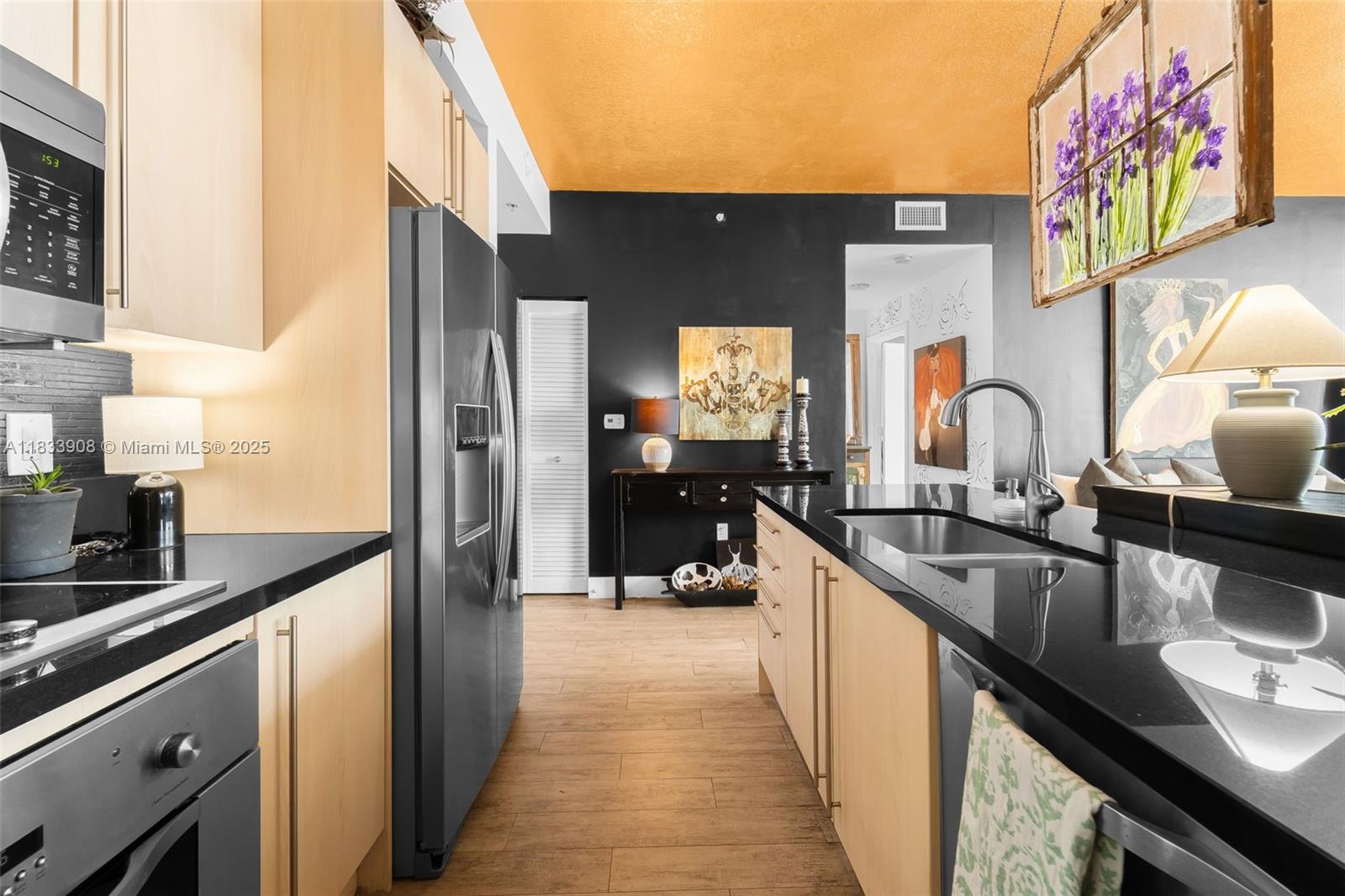 THE AXIS ON BRICKELL COND - Residential