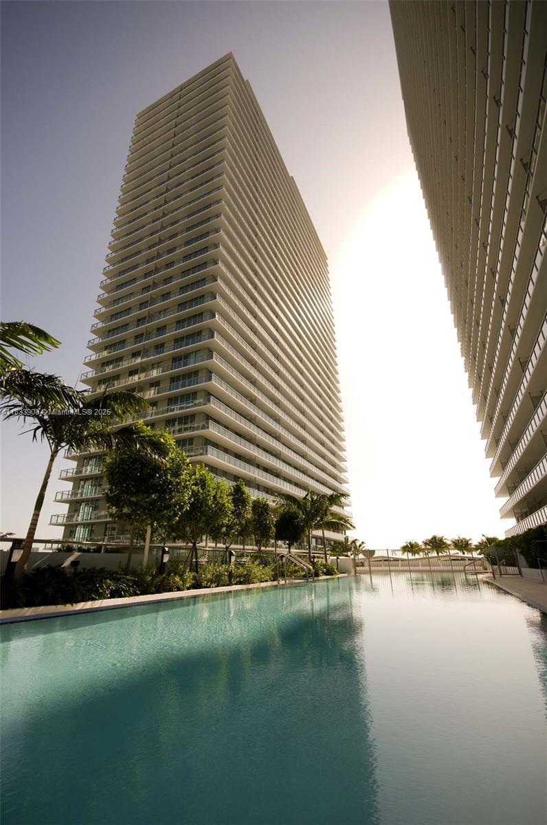THE AXIS ON BRICKELL COND - Residential