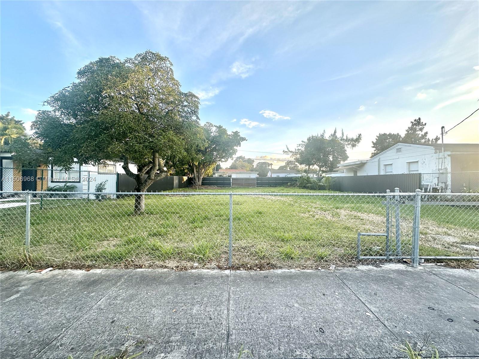 BACK ON MARKET !!! Location Location Location. Great investment opportunity or build your dream home. Centrally located near Wynwood, Design District and Downtown Miami.