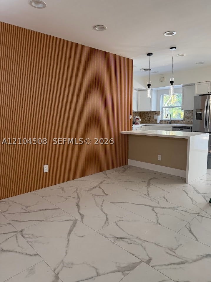 1811 N 40th Ave 1811