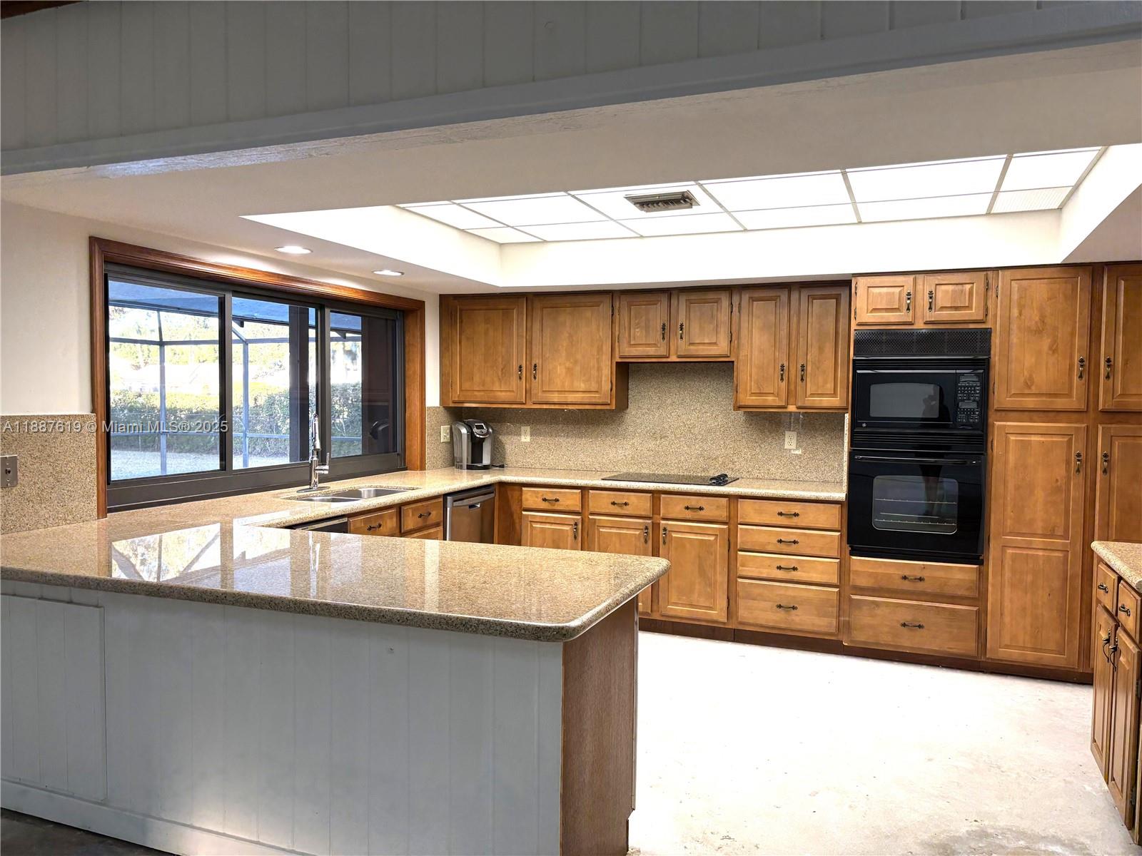 LAGO MAR COLONY - Residential