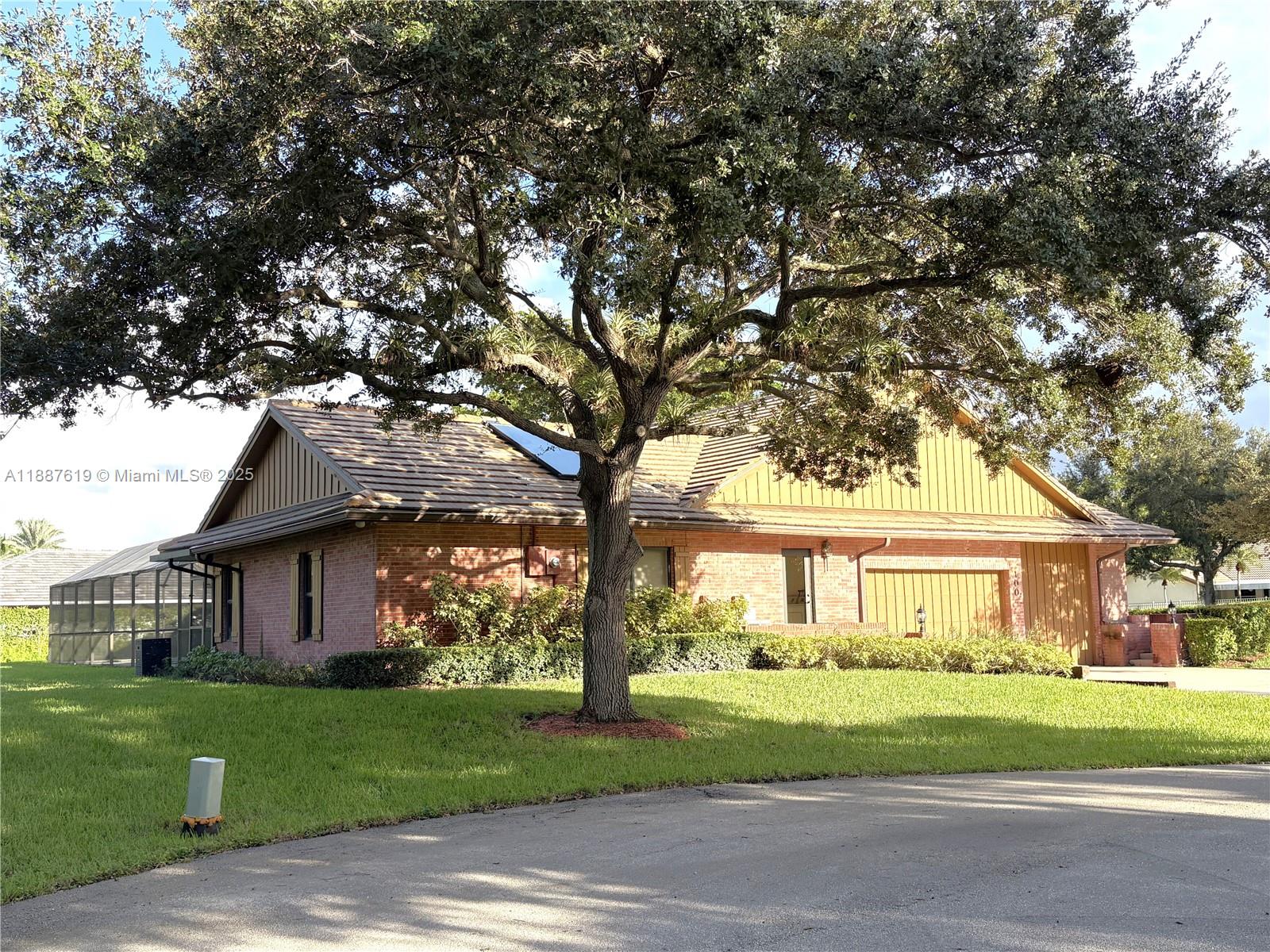 LAGO MAR COLONY - Residential