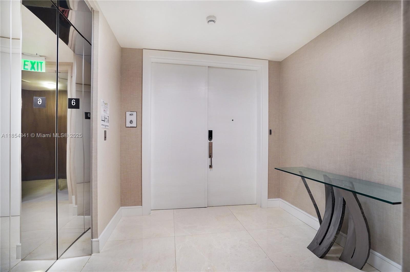17475 Collins Ave 601