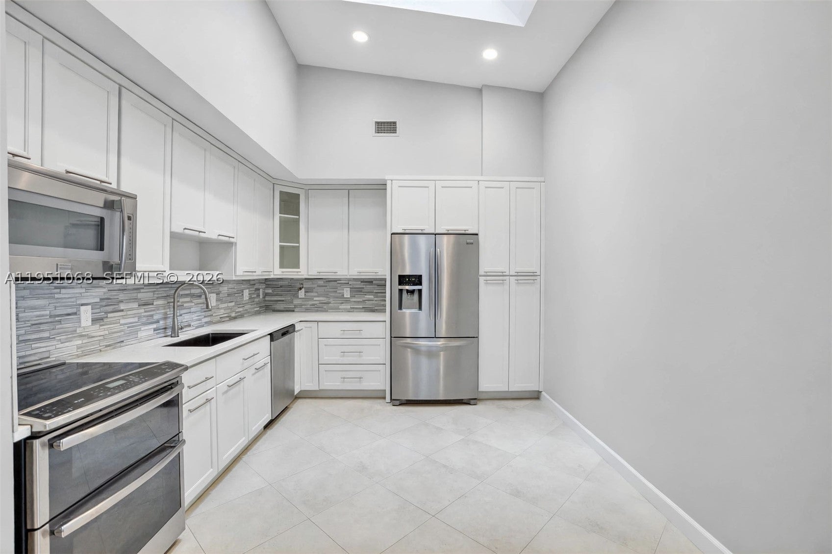 21248 Harbor Way 24324, Aventura FL 33180