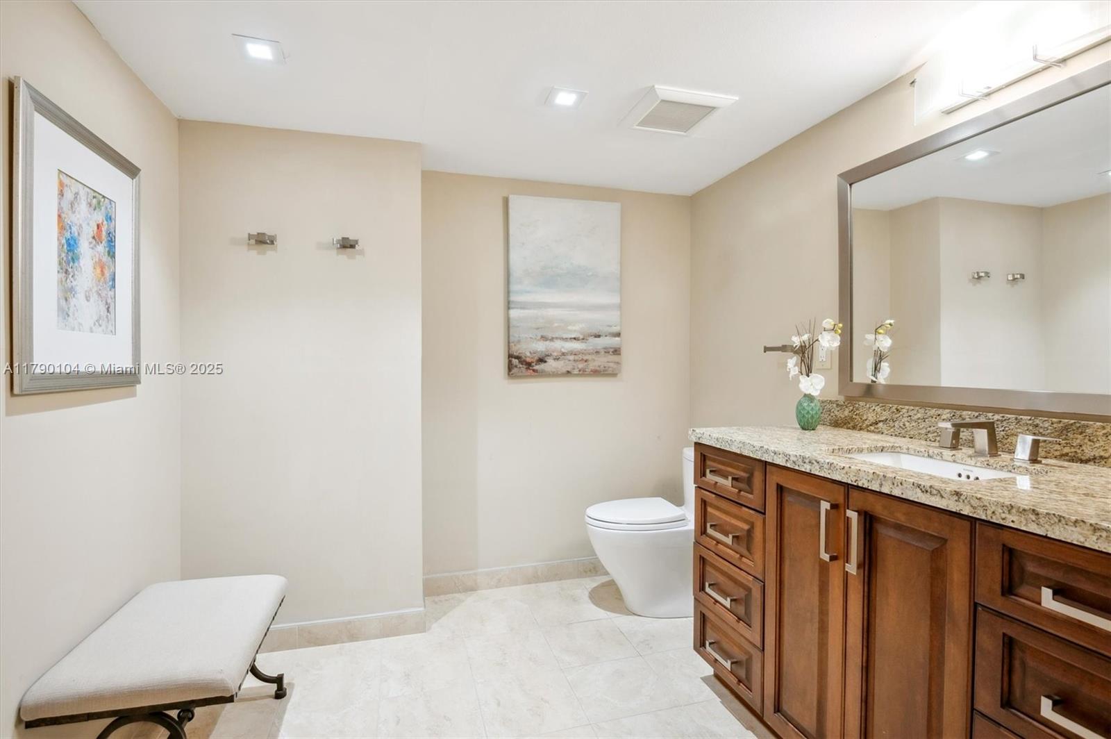 ANCHOR BAY CLUB CONDO - Residential