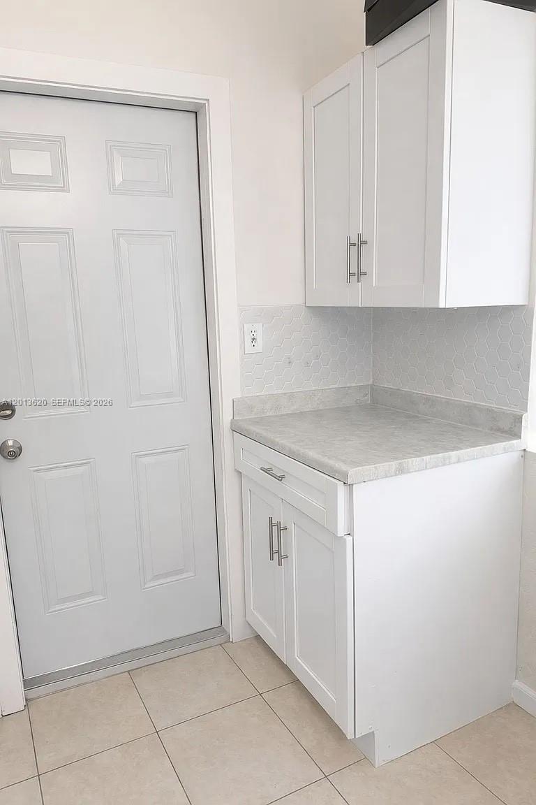 1001 NE 10th St 1