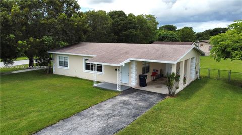 Tiny photo for 640 SW 5th Ave, Florida City, FL 33034 (MLS # A12005138)