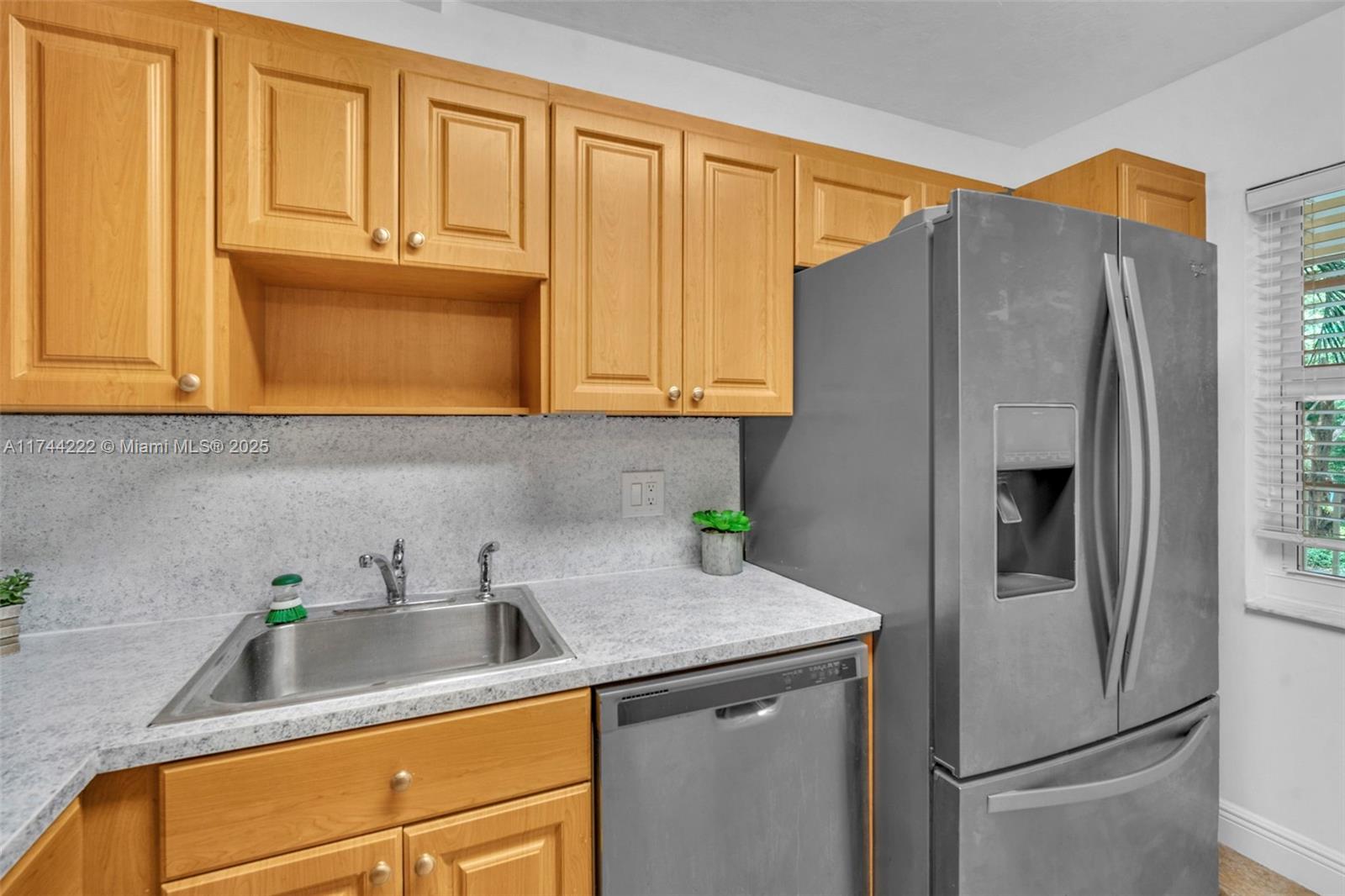 NO 125 PALM-AIRE COUNTRY - Residential