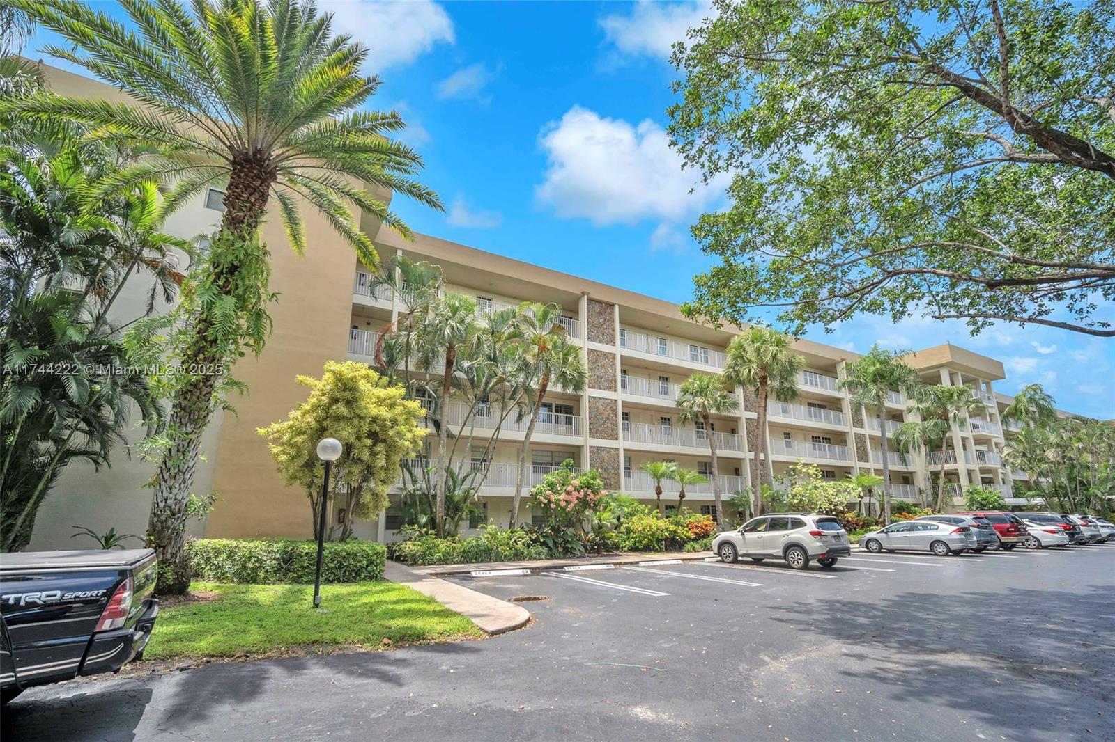 4000 Cypress Grove Way 210