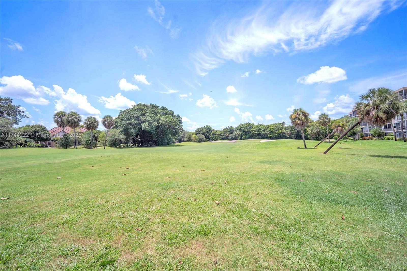 NO 125 PALM-AIRE COUNTRY - Residential
