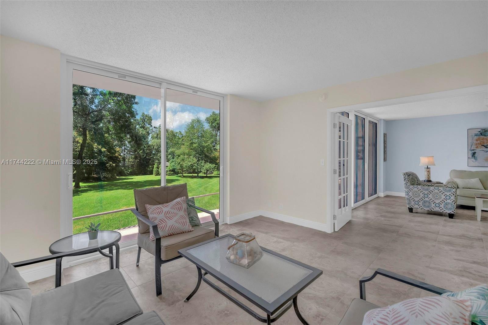 NO 125 PALM-AIRE COUNTRY - Residential
