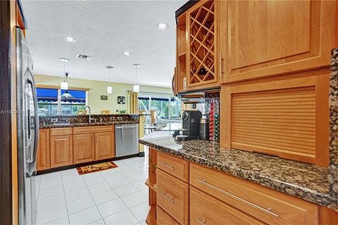 Single Family Residence in Weston FL 16427 Ruby Lake Lk 5.jpg