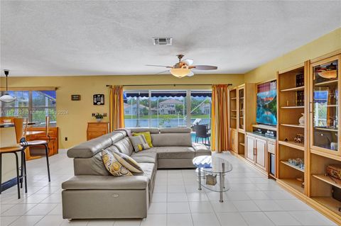 Single Family Residence in Weston FL 16427 Ruby Lake Lk 10.jpg