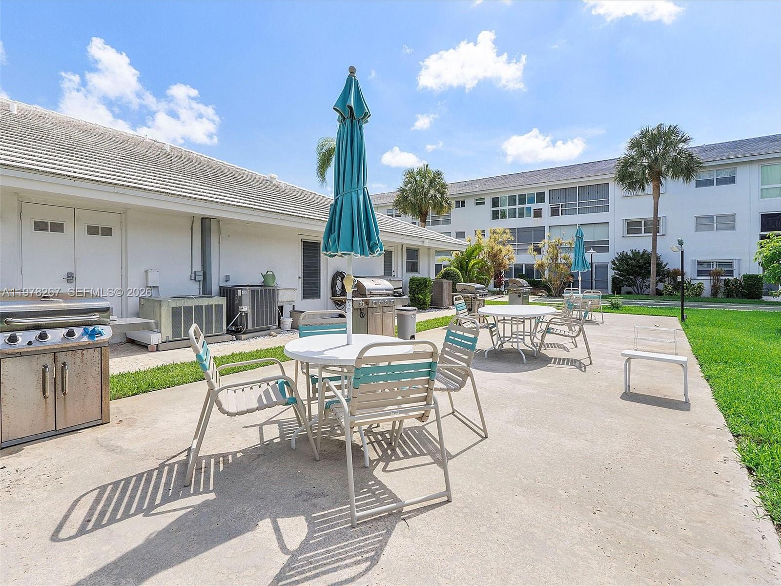 LIGHTHOUSE POINT GARDENS - Residential