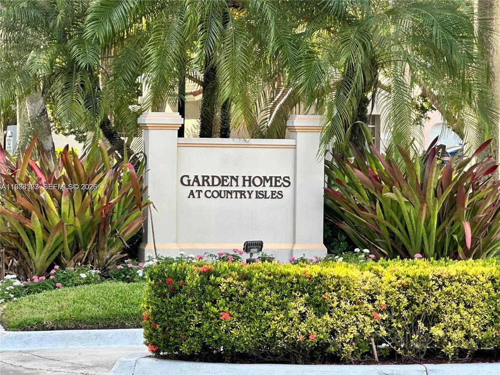 Photo of 1367 Seagrape Cir #1367, Weston, FL 33326 (MLS # A11988353)