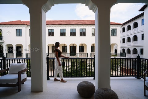 Photo of 504 Malaga Ave #T8, Coral Gables, FL 33134 (MLS # A11529008)