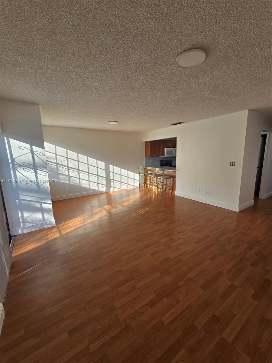 THE PARK TOWNHOMES CONDO - Residential