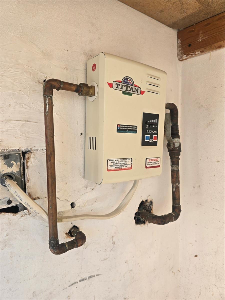 THE PARK TOWNHOMES CONDO - Residential