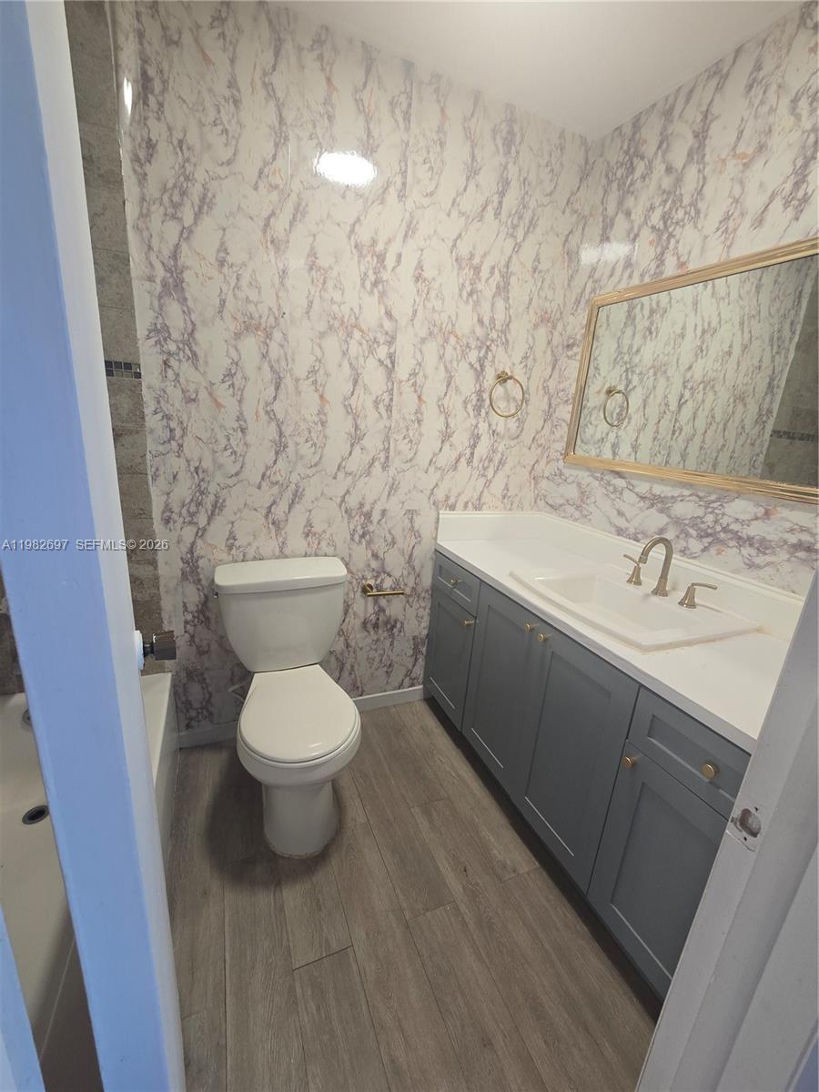 THE PARK TOWNHOMES CONDO - Residential