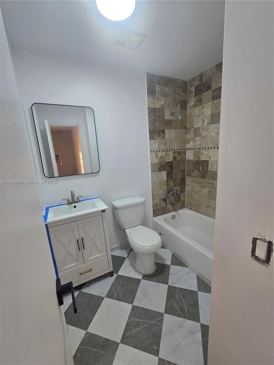 THE PARK TOWNHOMES CONDO - Residential