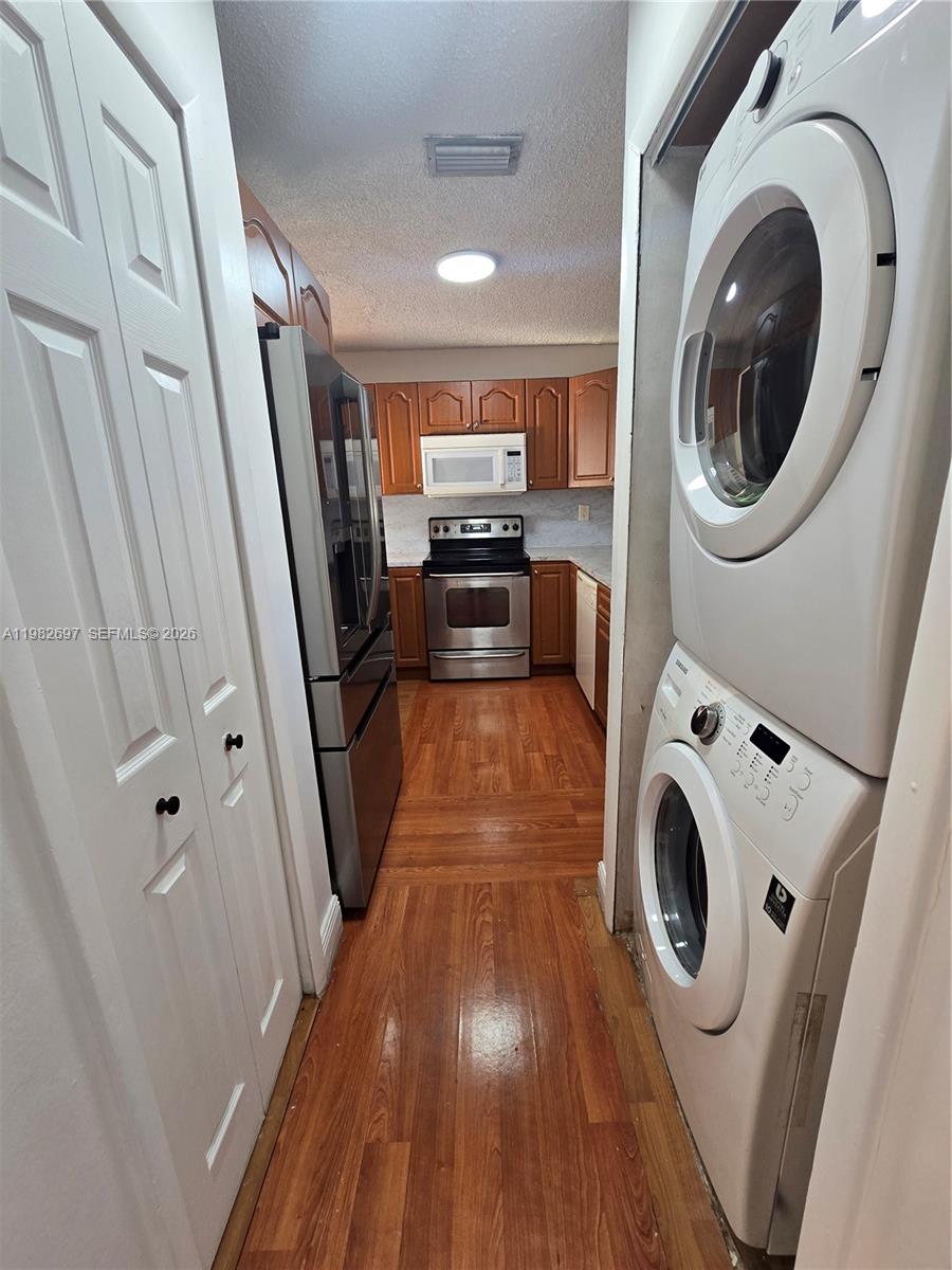 THE PARK TOWNHOMES CONDO - Residential