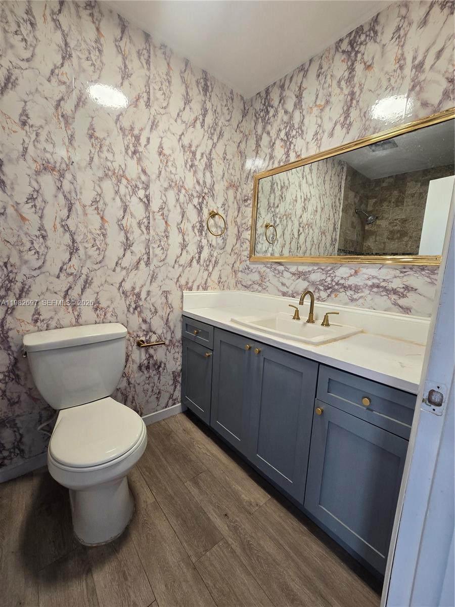 THE PARK TOWNHOMES CONDO - Residential