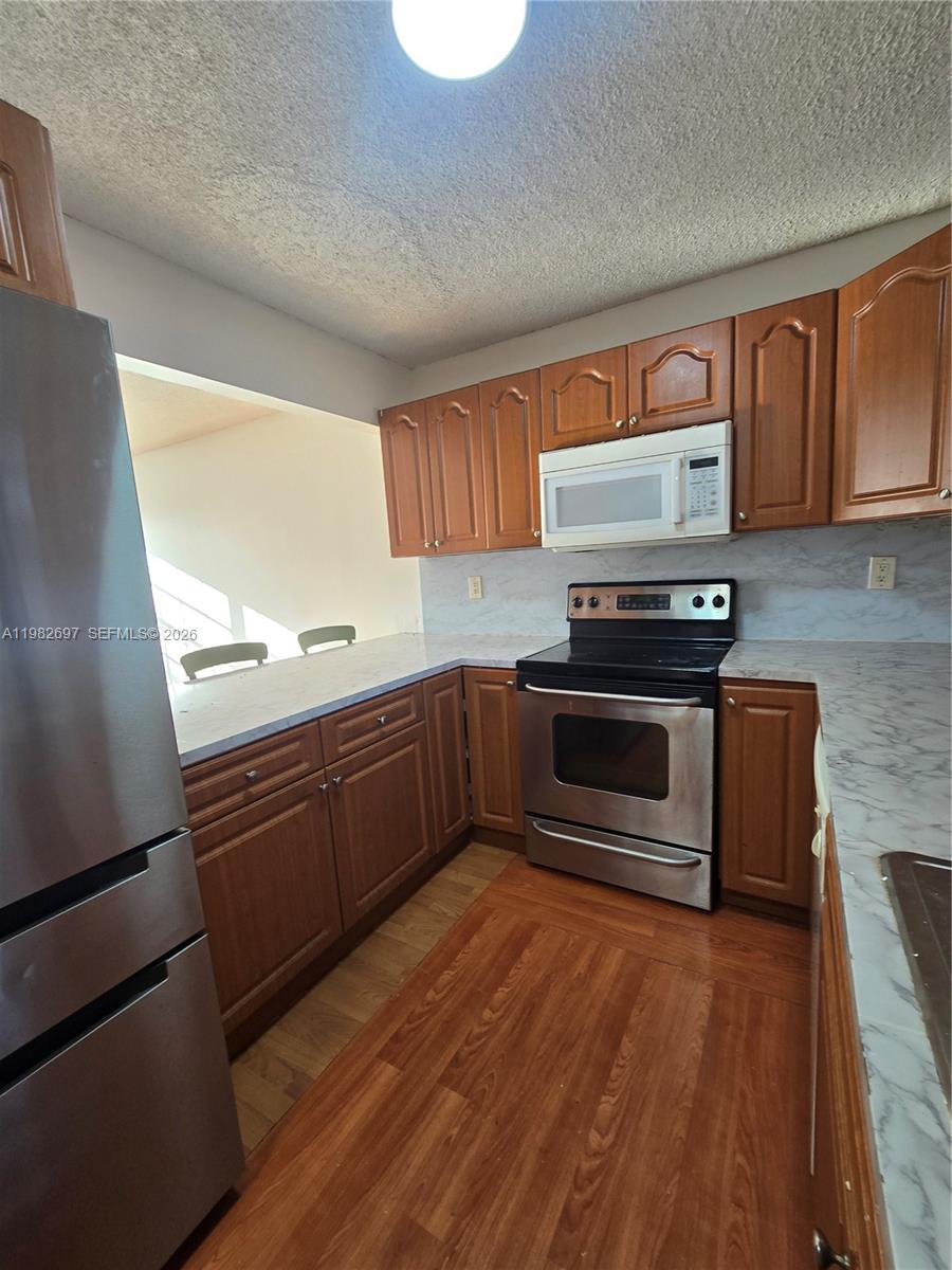 THE PARK TOWNHOMES CONDO - Residential