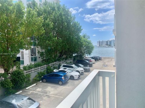 2016 Bay Dr 203 Miami Beach FL 33141