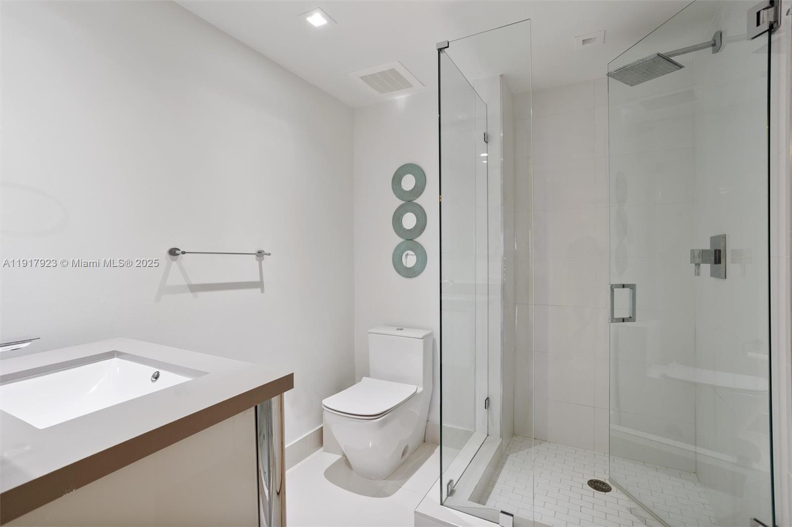 BEACH CLUB THREE CONDO - Residential