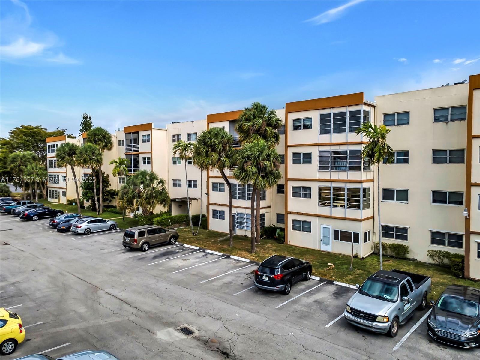 Property for Sale at 4040 Nw 19th St 411, Lauderhill, Miami-Dade County, Florida - Bedrooms: 2 
Bathrooms: 2  - $115,000