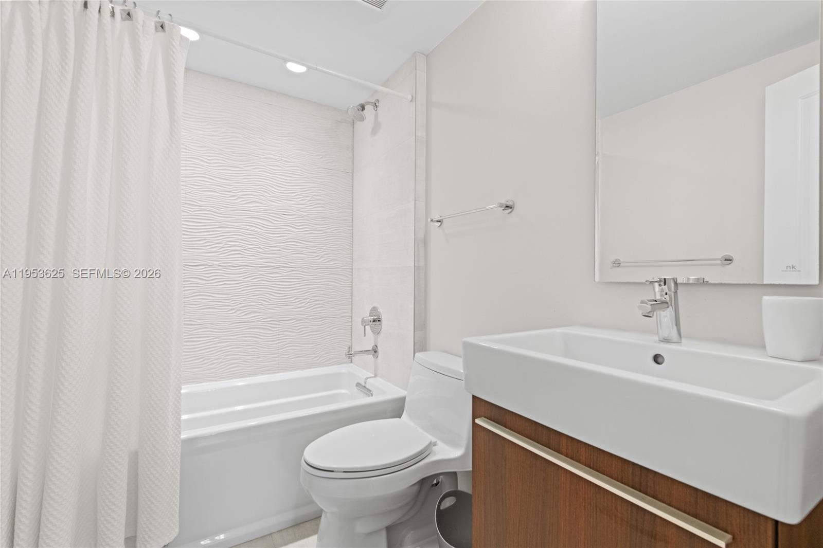 West Bay Gardens Condo - Residential