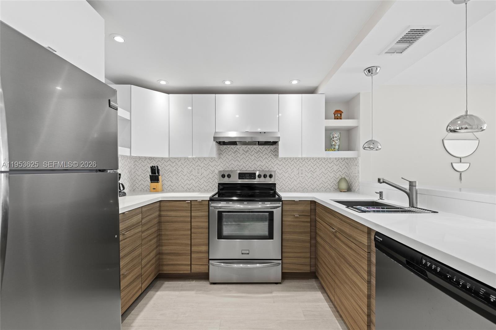 West Bay Gardens Condo - Residential