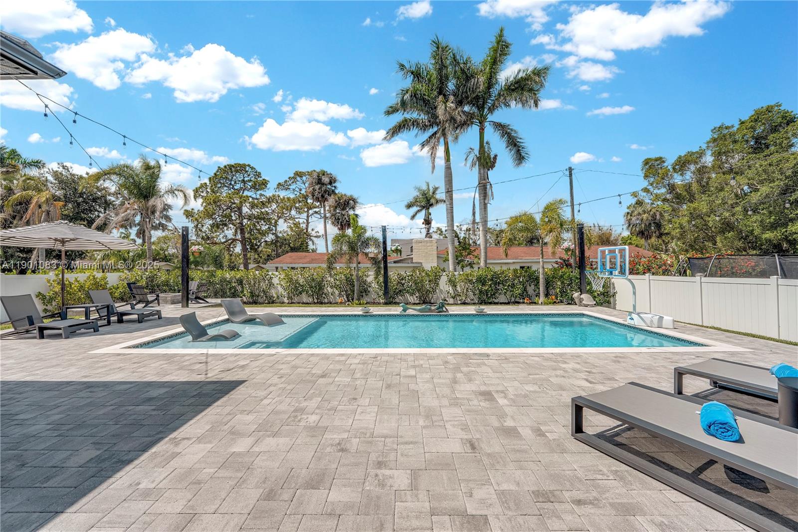 HARBOR CLUB - Residential