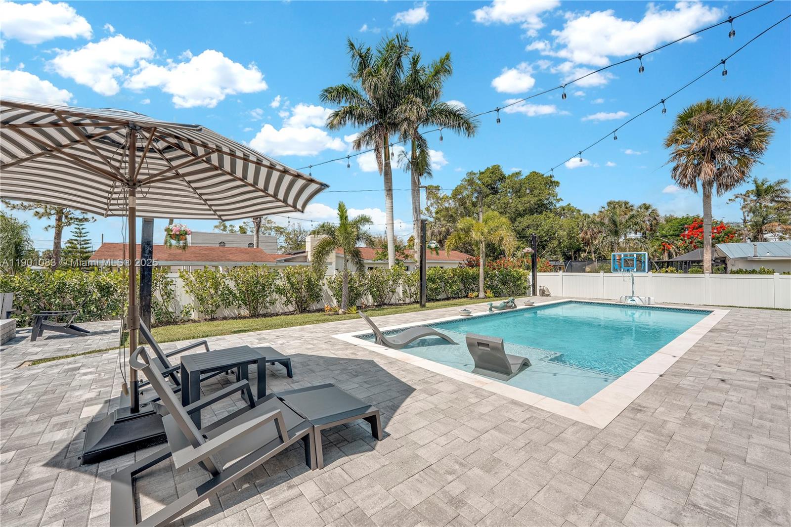 HARBOR CLUB - Residential