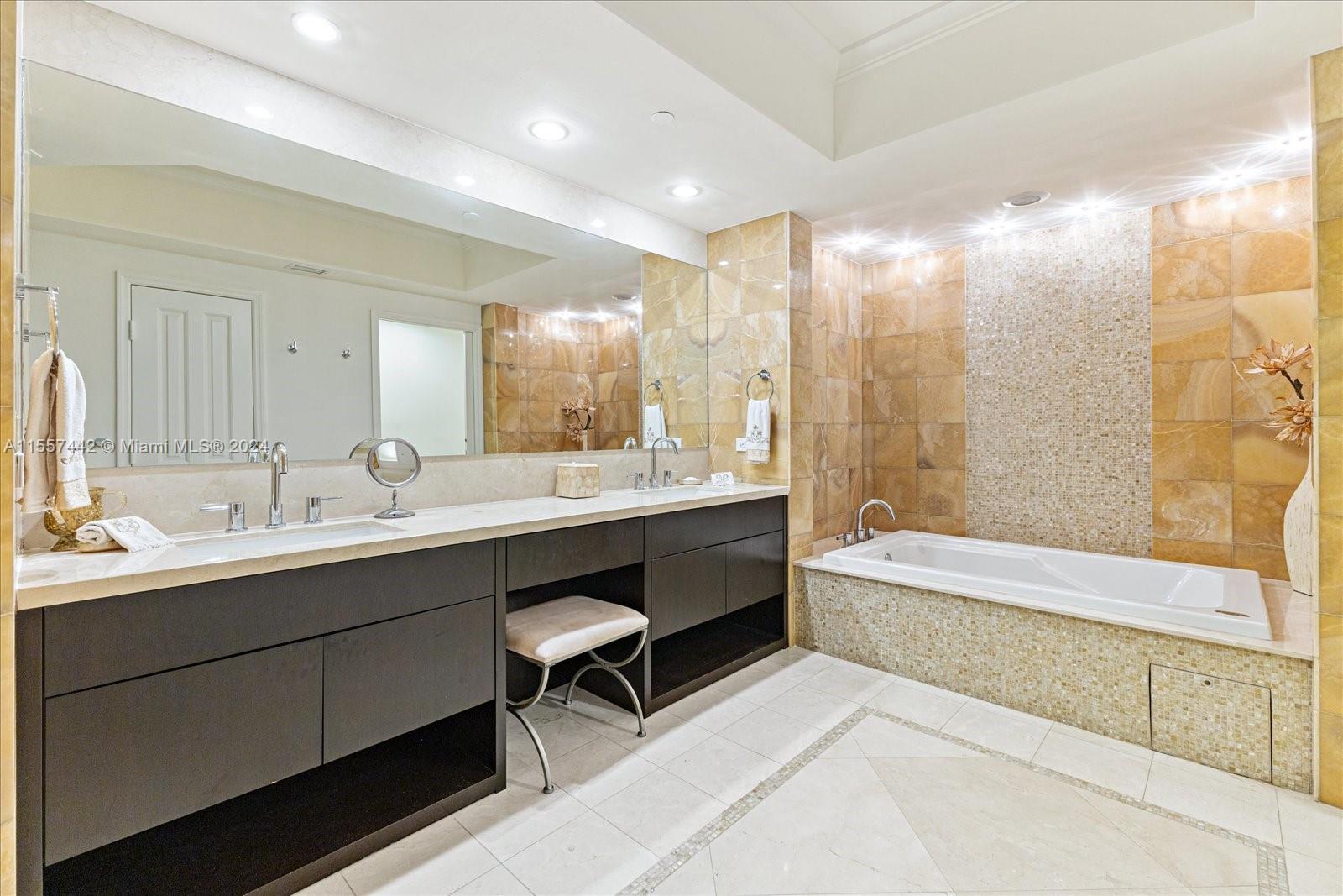 ACQUALINA OCEAN RESIDENCE - Residential