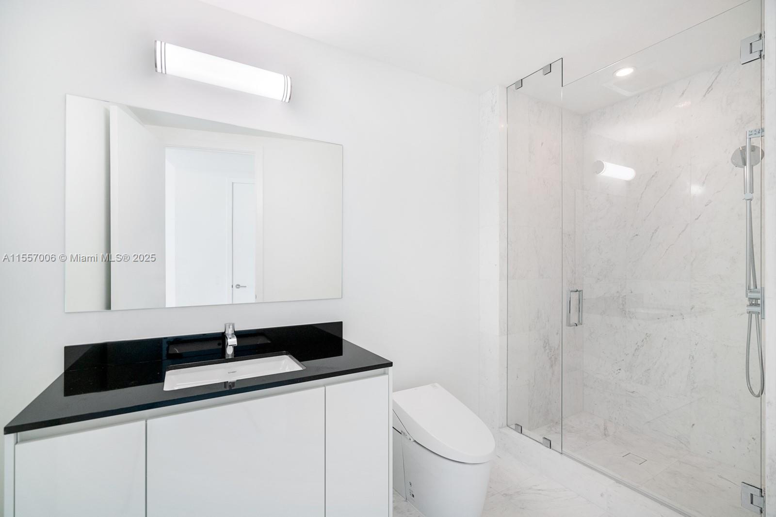 18555 COLLINS AVENUE COND - Residential