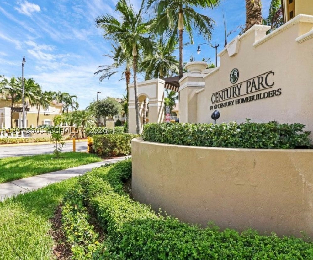 8956 W Flagler St 208, Miami FL 33174