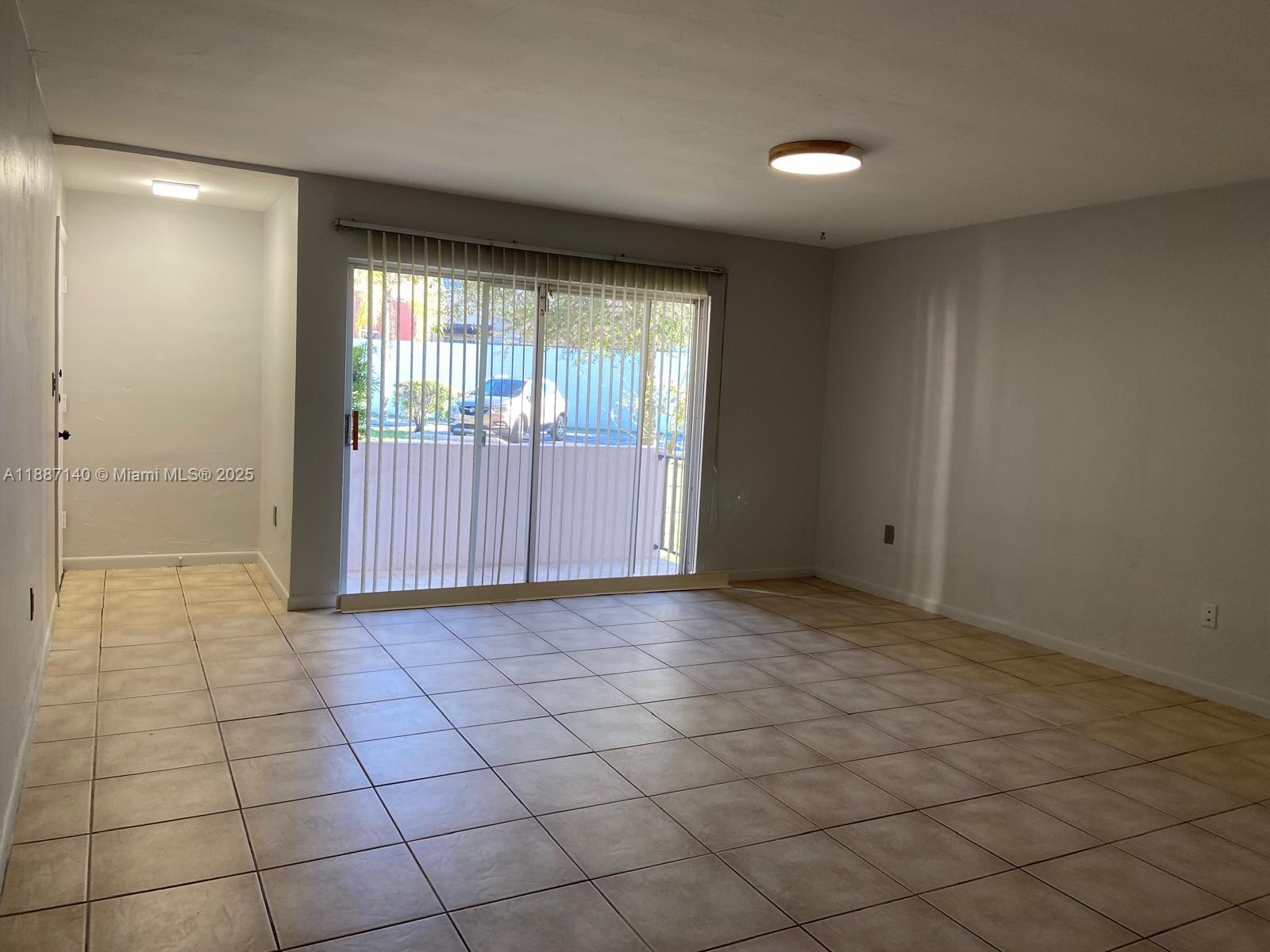 KINGSTON SQUARE CONDO - Residential