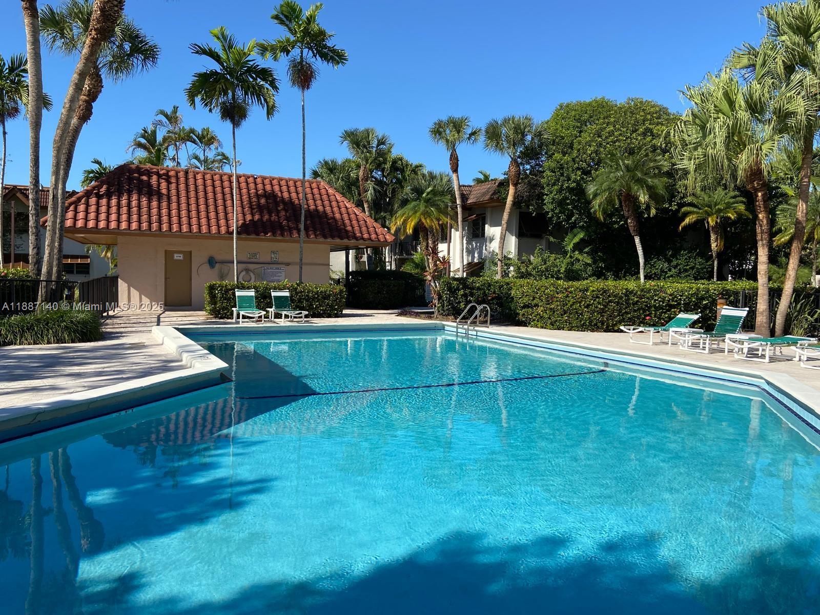 KINGSTON SQUARE CONDO - Residential