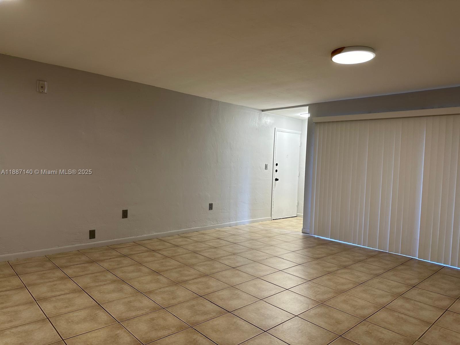 KINGSTON SQUARE CONDO - Residential