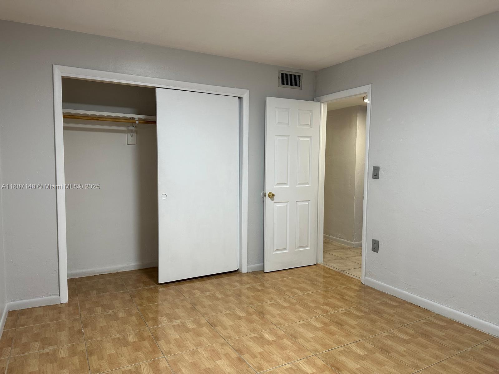 KINGSTON SQUARE CONDO - Residential