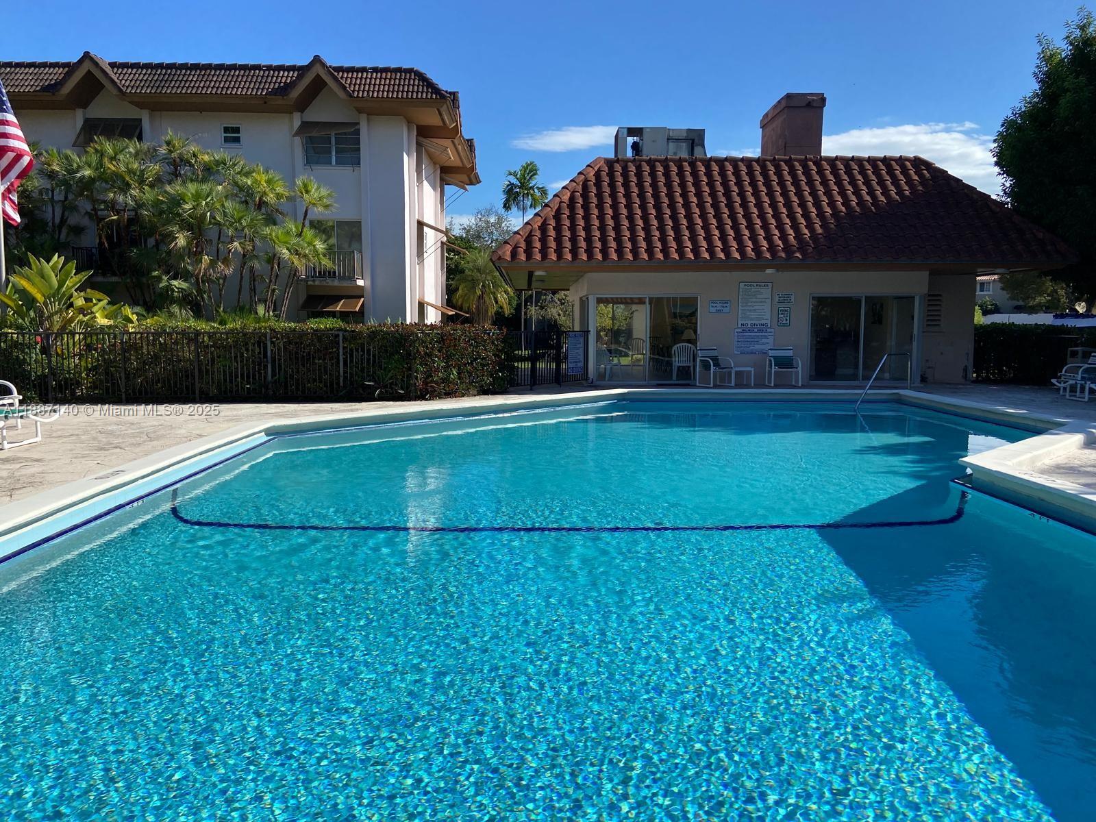 KINGSTON SQUARE CONDO - Residential