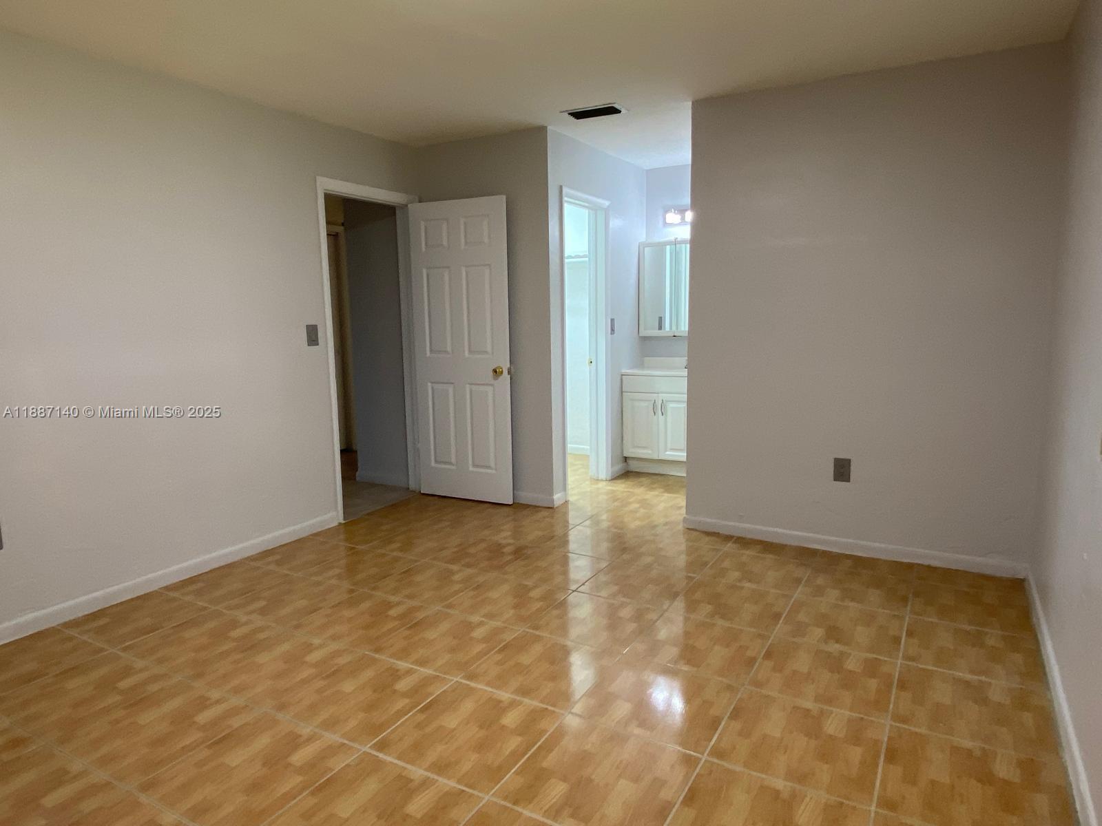 KINGSTON SQUARE CONDO - Residential