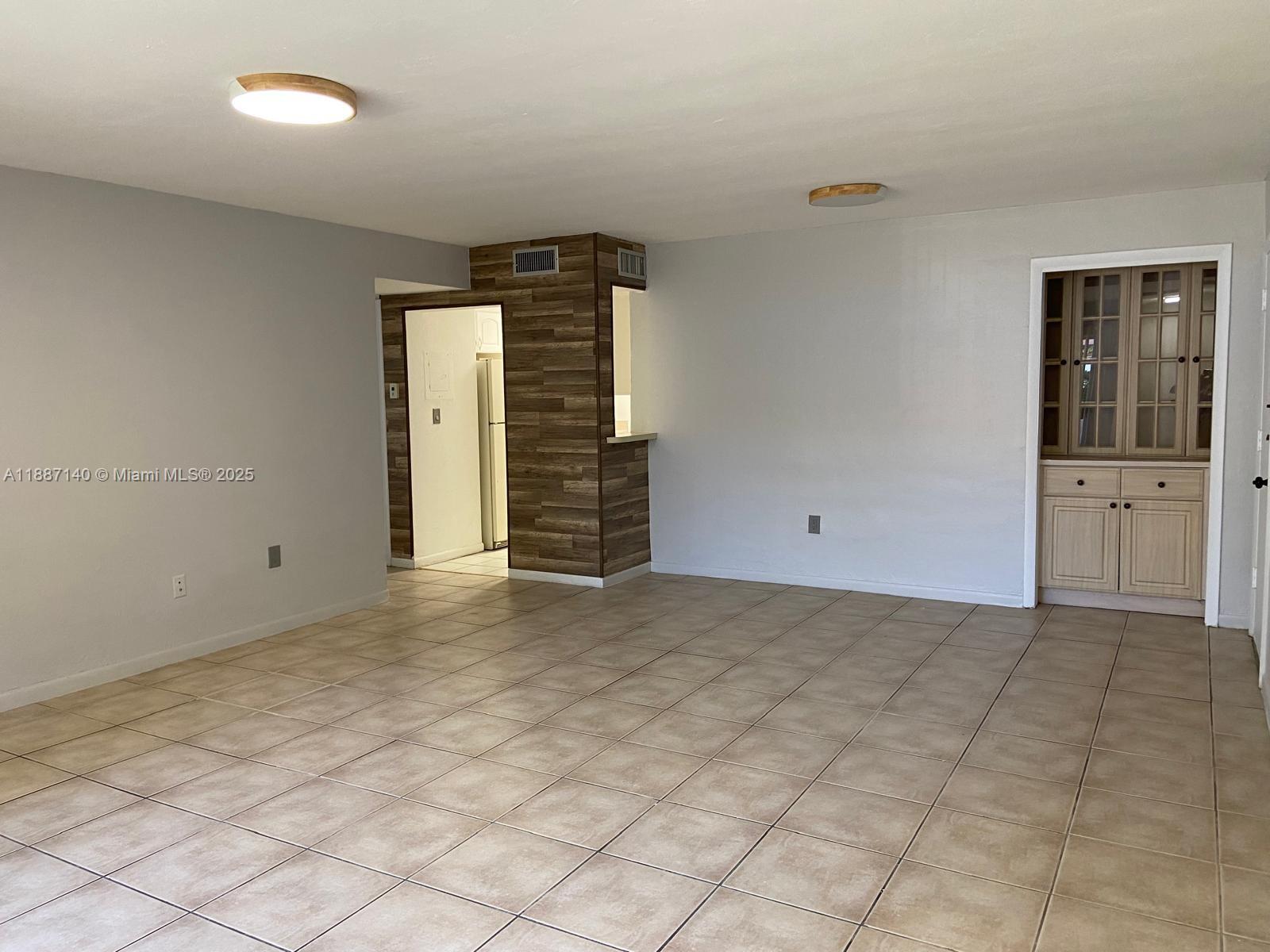 KINGSTON SQUARE CONDO - Residential