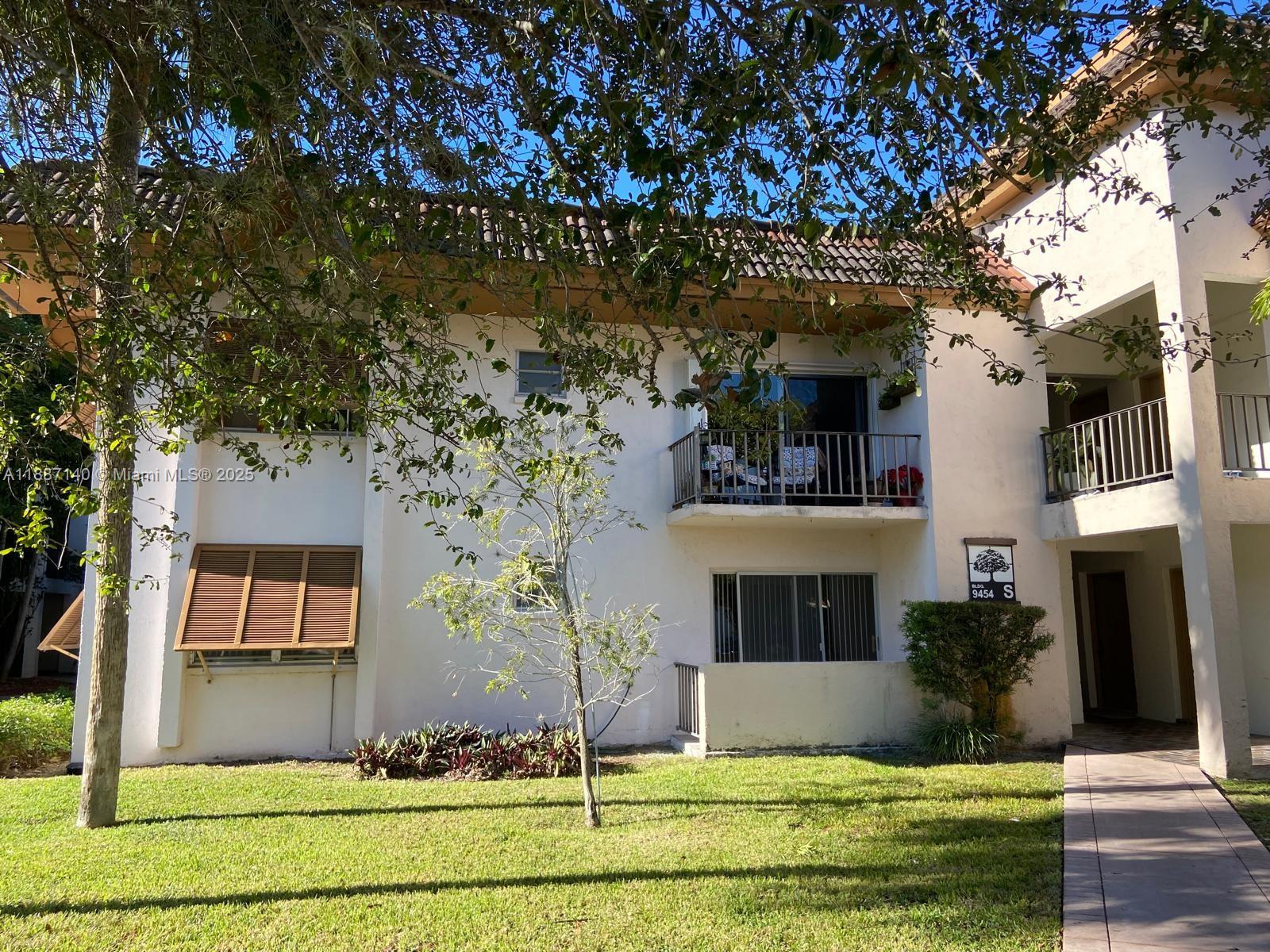 KINGSTON SQUARE CONDO - Residential