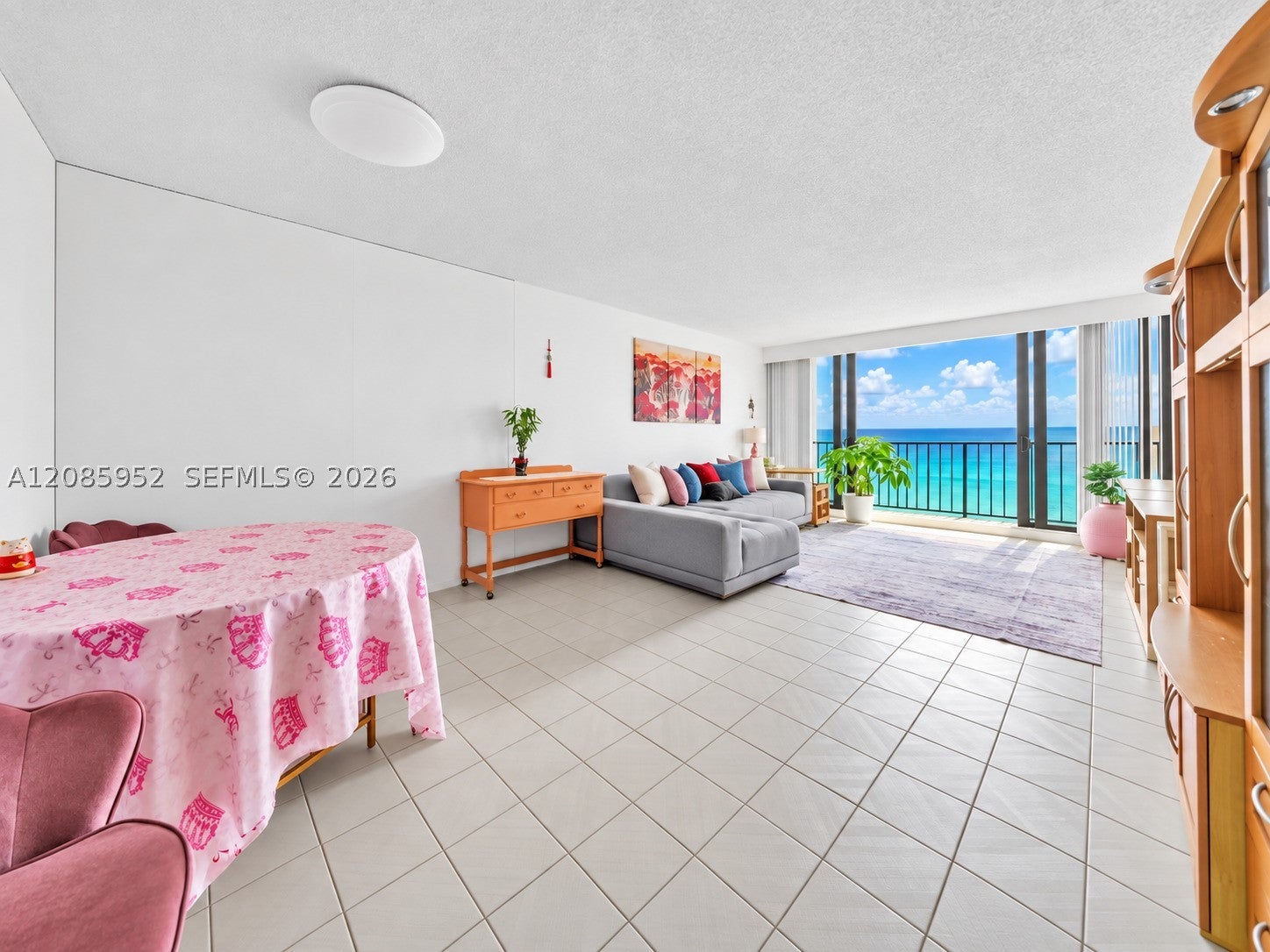 2401 S Ocean Dr 1702, Hollywood, FL, 33019/$398,000 3 2401 S Ocean Dr 1702