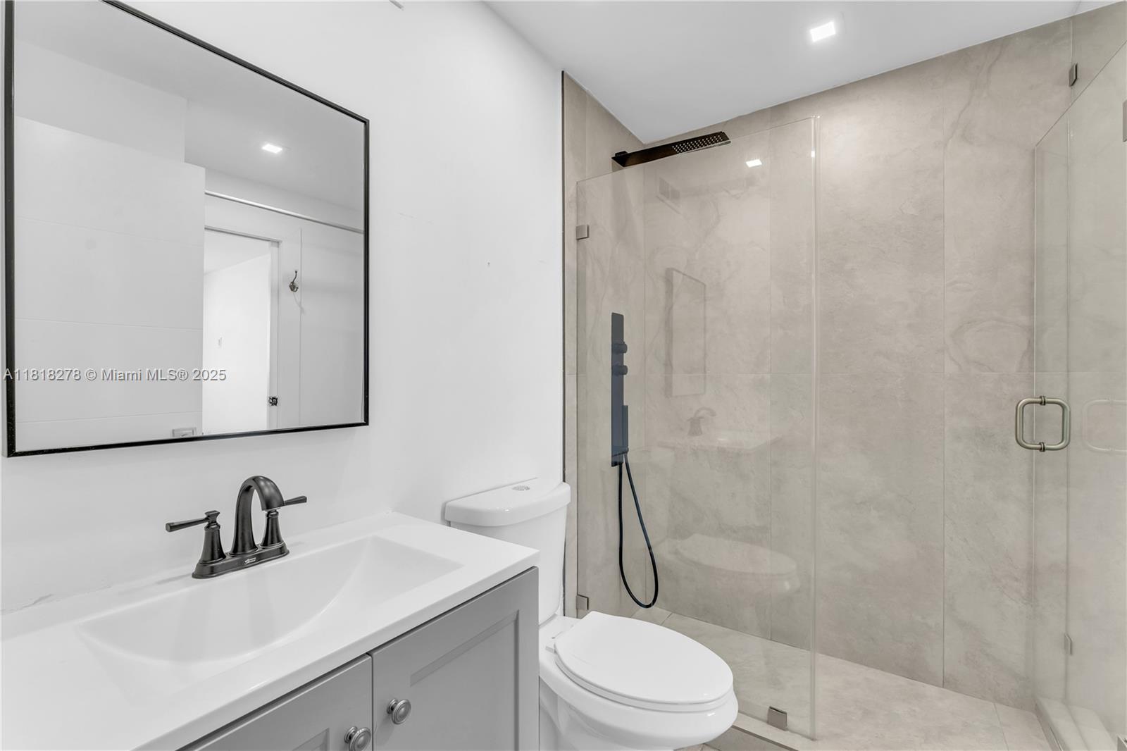 HARBOUR POINTE OF MIAMI C - Residential