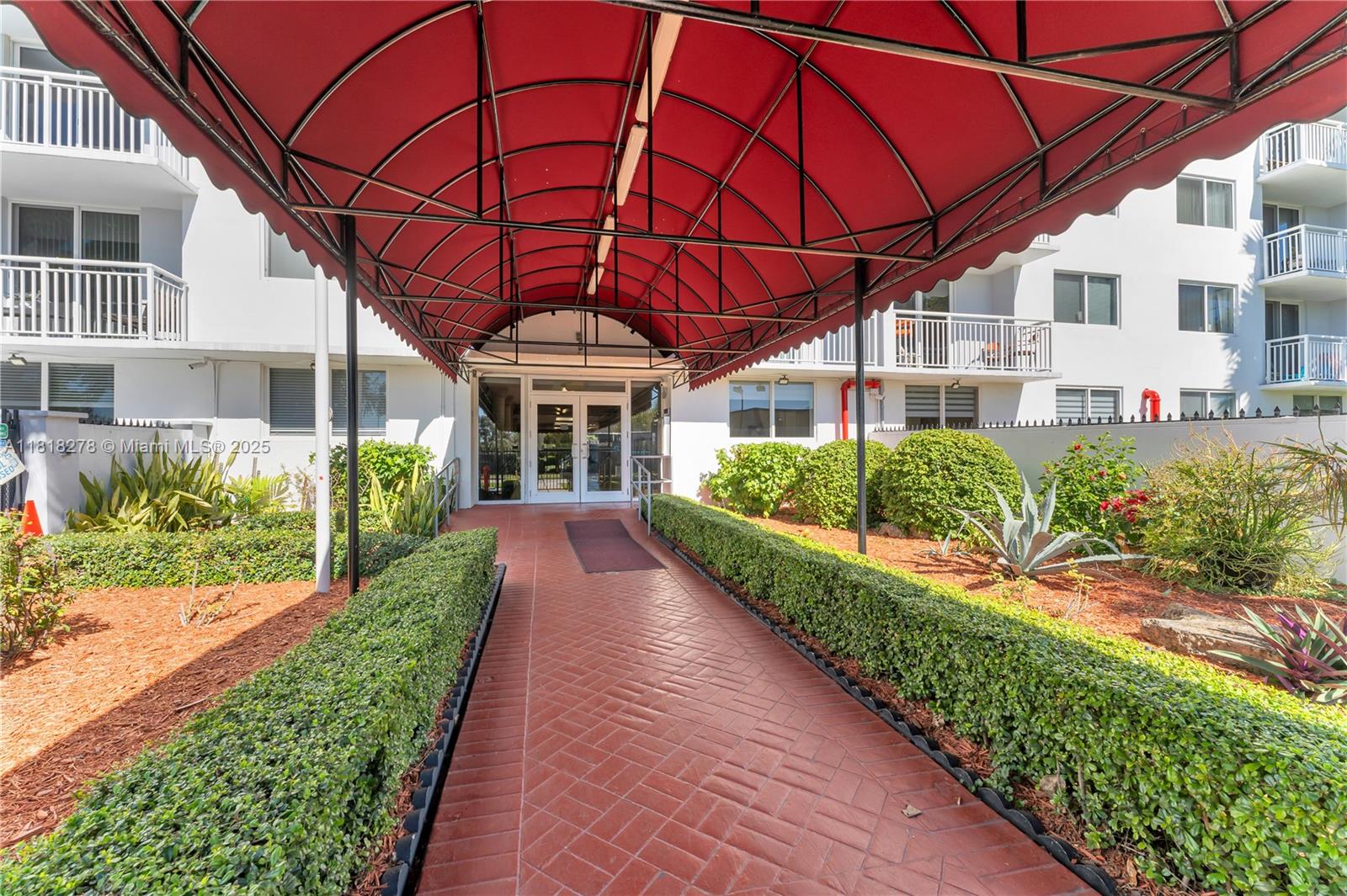 HARBOUR POINTE OF MIAMI C - Residential